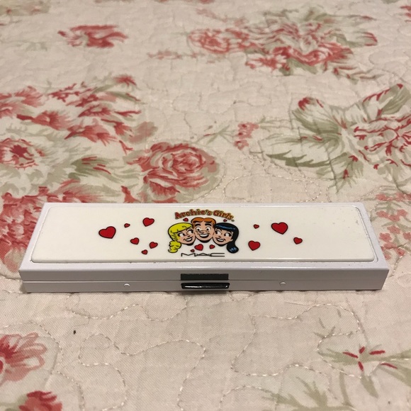 Mac Archie’s Girls Eyeshadow Palette - Picture 2 of 2